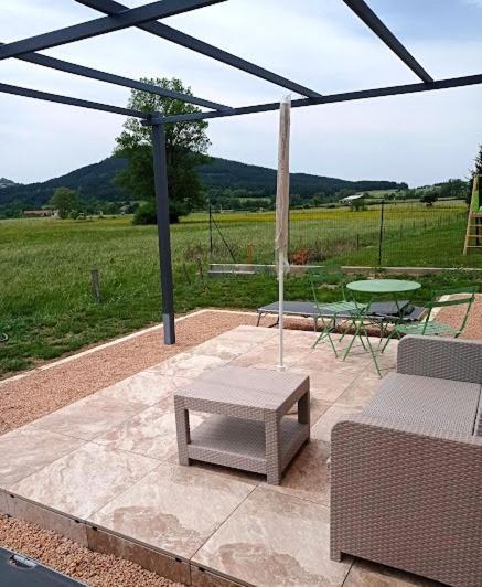 Chez Brigitte, Un Sejour En Haute-Loire Saint-Germain-Laprade Kültér fotó